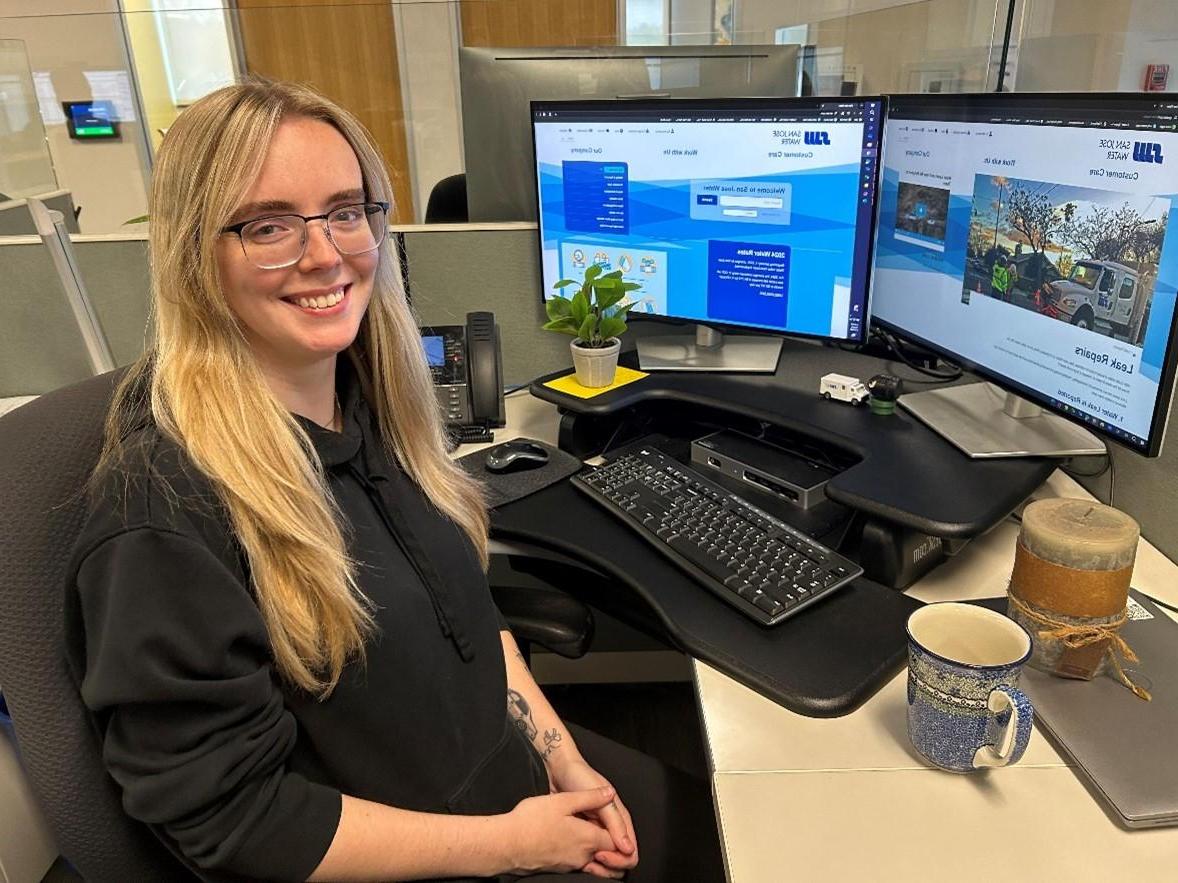 Sara Vos at her desk